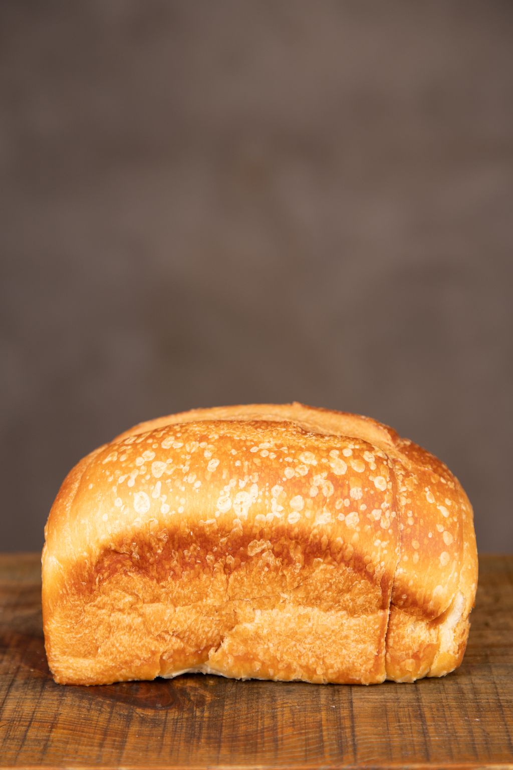 Pão integral de forma fofinho, fatiado